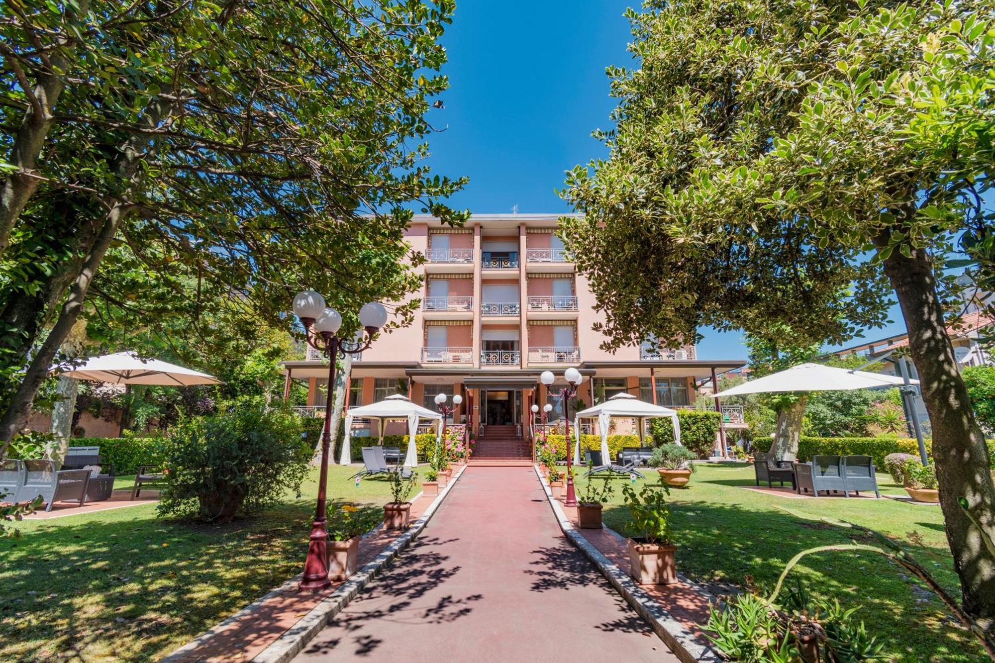 Hotel Gabrini Marina di Massa Exterior foto