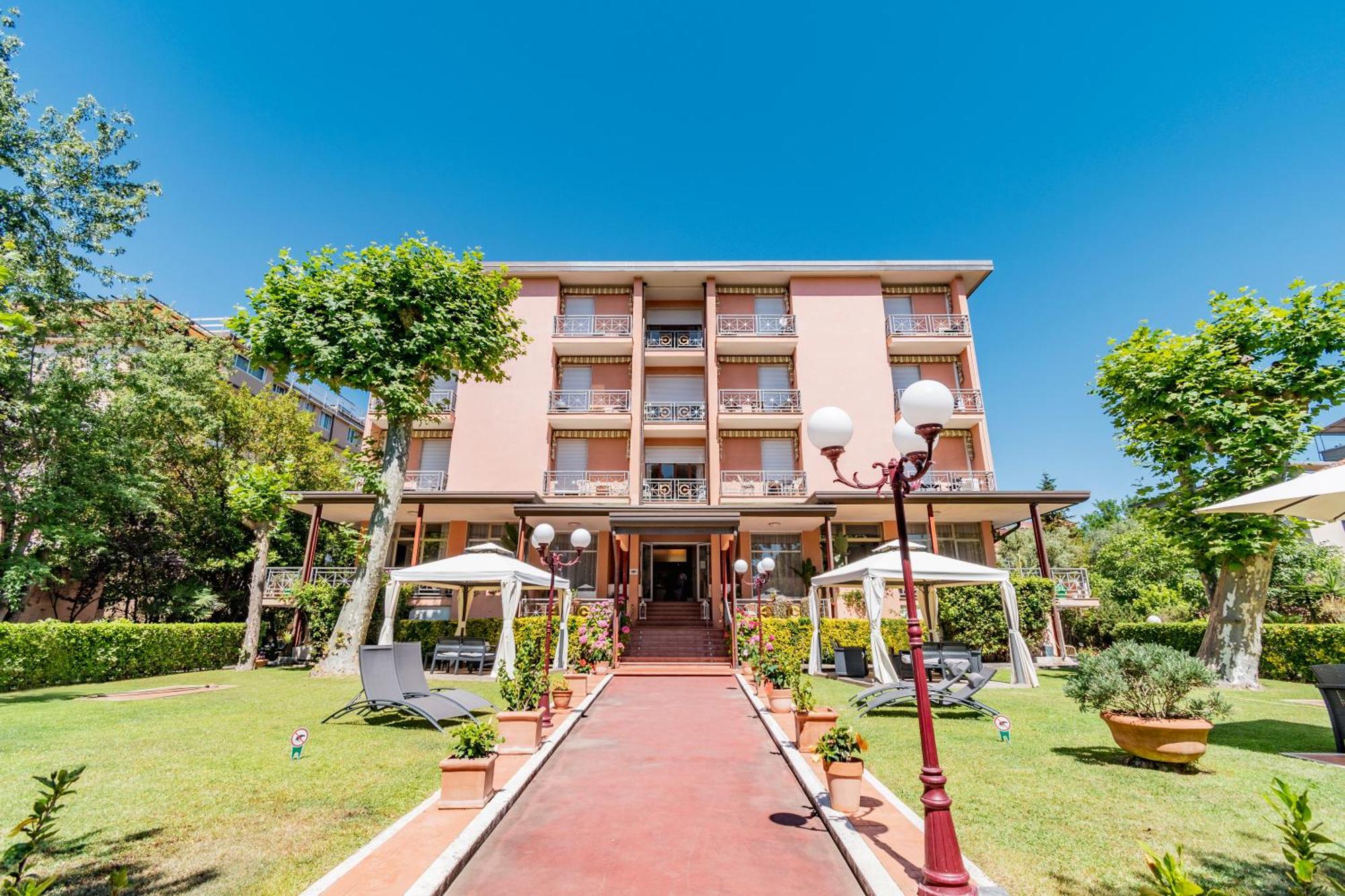 Hotel Gabrini Marina di Massa Exterior foto